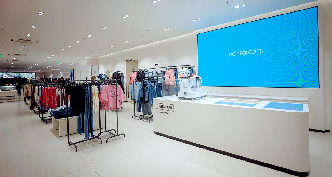 Modern retail showroom for lease in a Delhi NCR commercial hub featuring stylish clothing boutique interior design.